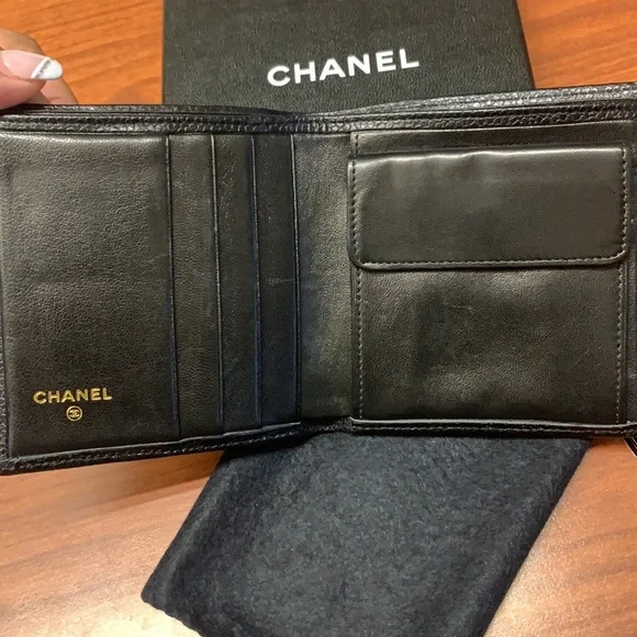 Chanel Caviar Short wallet - Picture 3 of 11